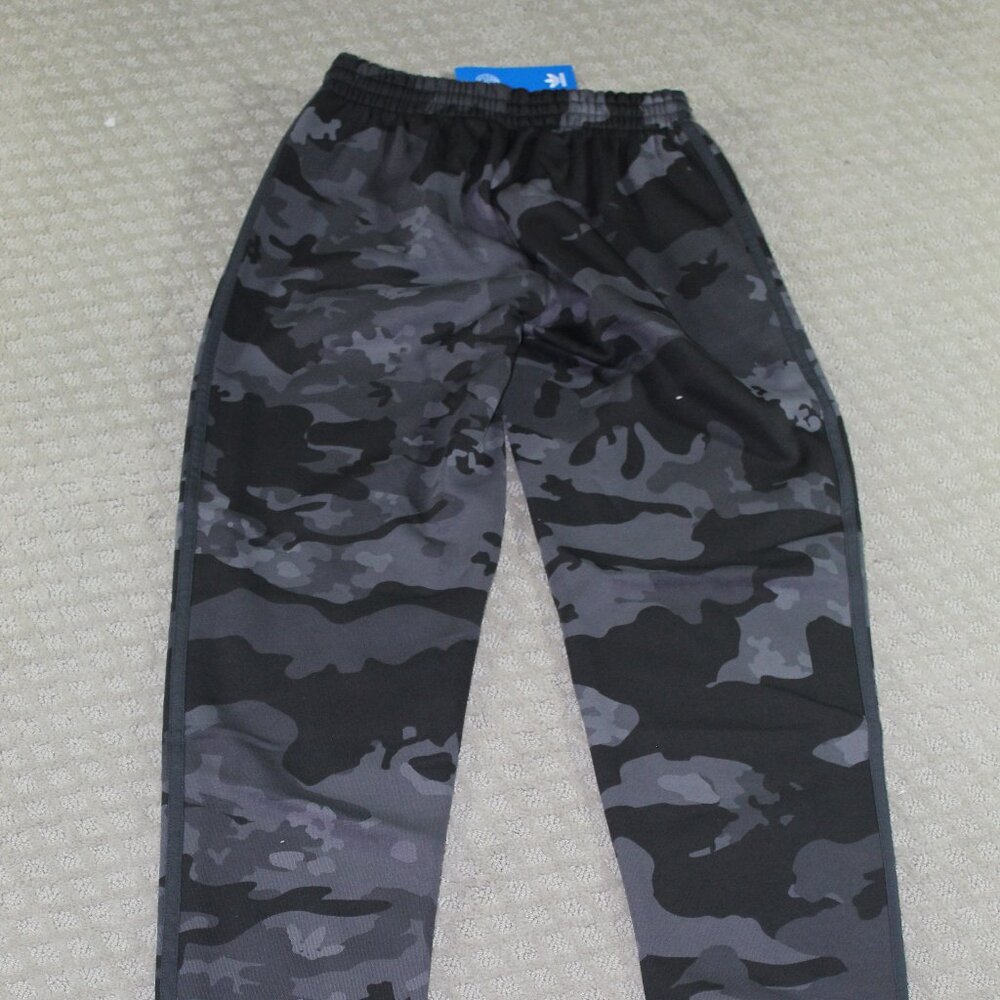 NEW in Bag Adidas Size Small Carbon Grey Camo Sweatpants - Picture 2 of 5